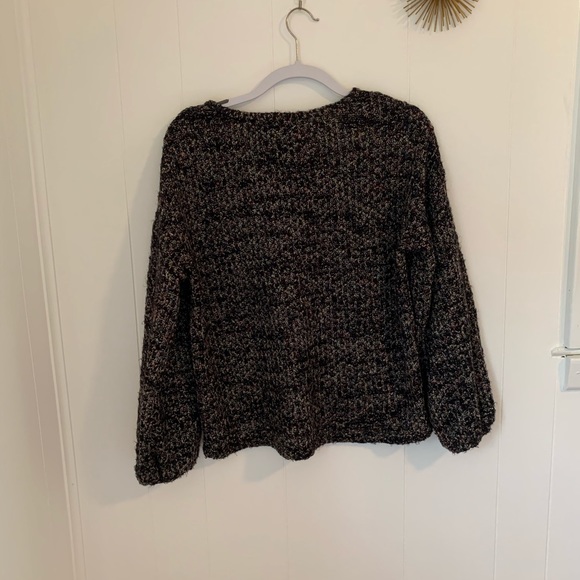 Colored Sweater with Puffy Sleeves - Picture 6 of 6